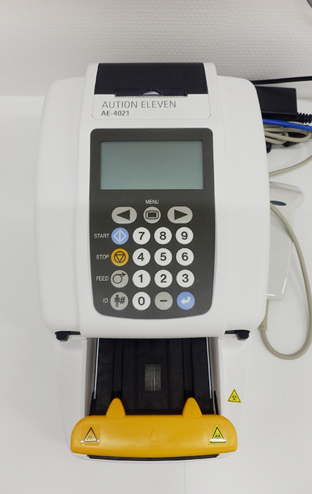 尿定性測定機器